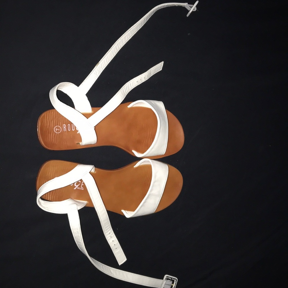 Rouge Helium sandals